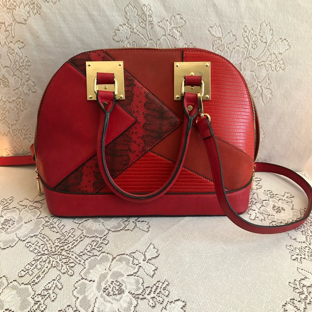 🌹Red Faux Snakeskin Satchel Purse🌹